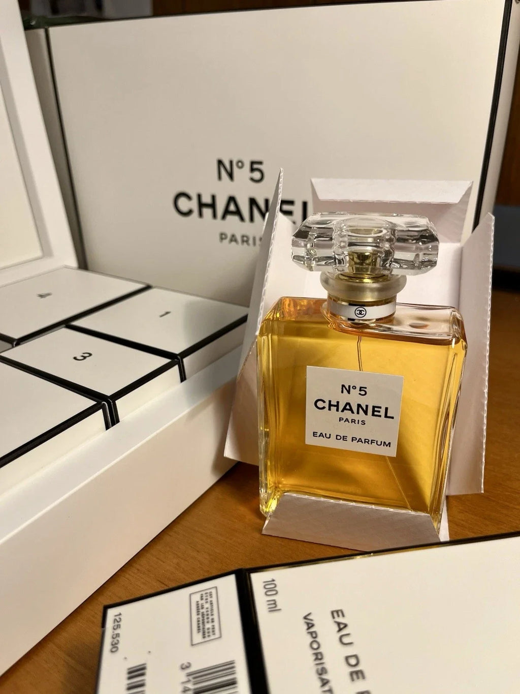 CHANEL N°5 Eau de Parfum 100ml Exclusive Gift Set